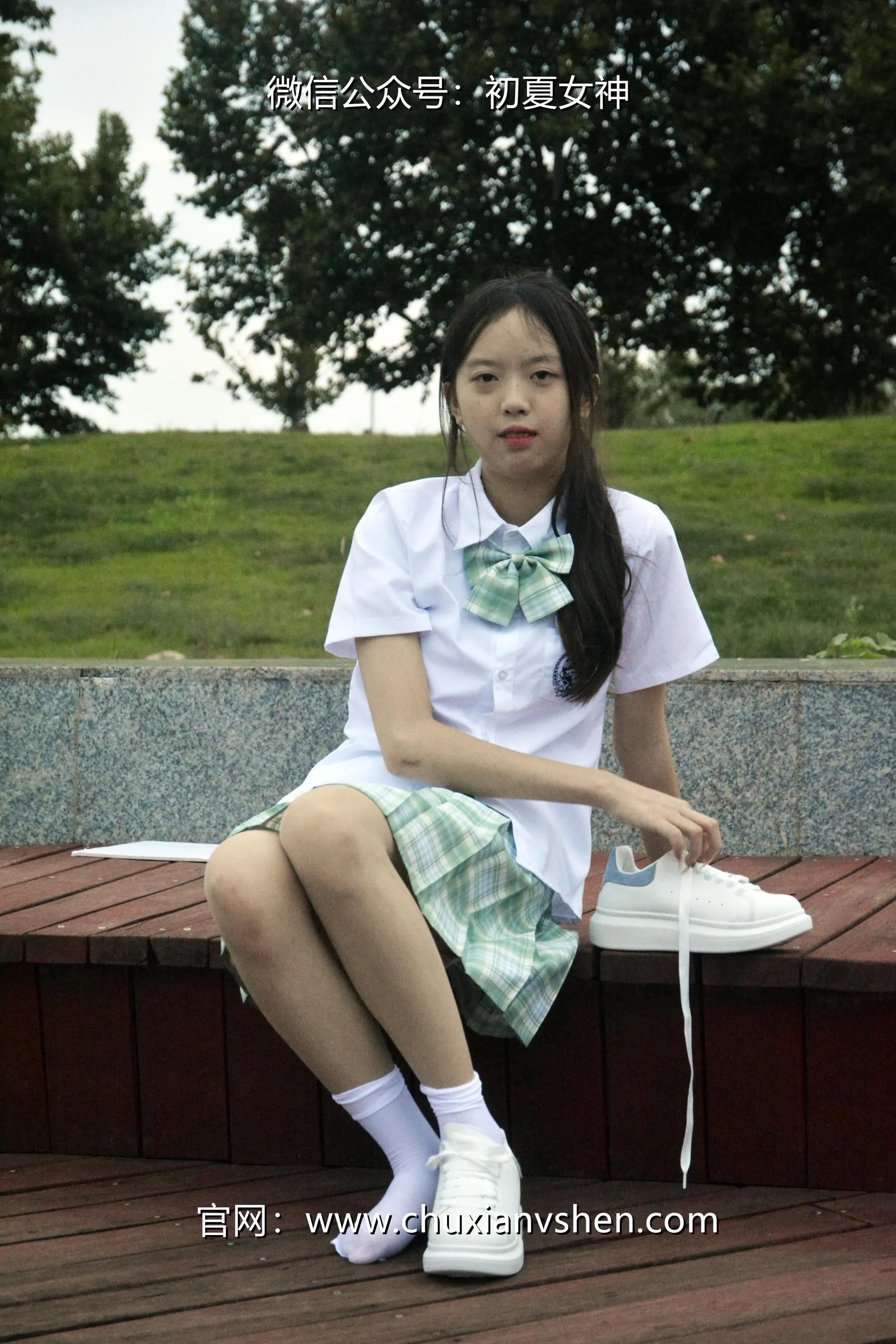 初夏女神 NO.029 情情 绿色JK套 [72P]插图